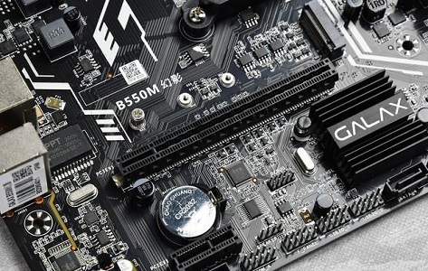 Win10系统死机重启后硬盘消失怎么解决？