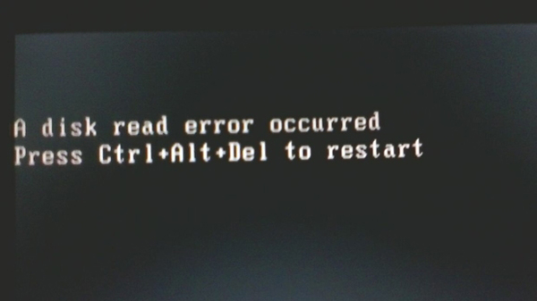 笔记本a disk read error occurred开不了机怎么办