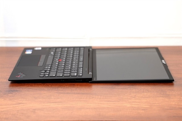 联想ThinkPad X1 Carbon 2022评测 商务办公笔记本电脑推荐