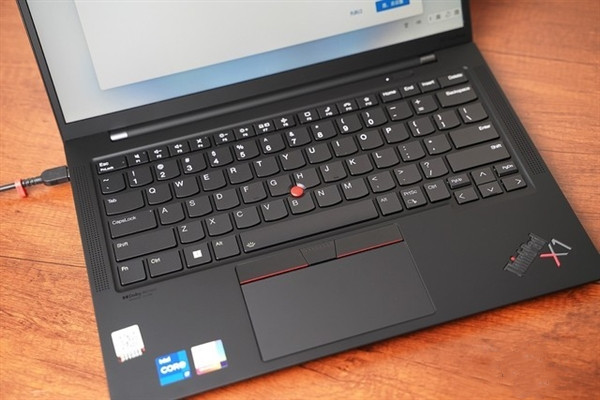 联想ThinkPad X1 Carbon 2022评测 商务办公笔记本电脑推荐