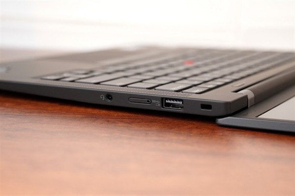 联想ThinkPad X1 Carbon 2022评测 商务办公笔记本电脑推荐