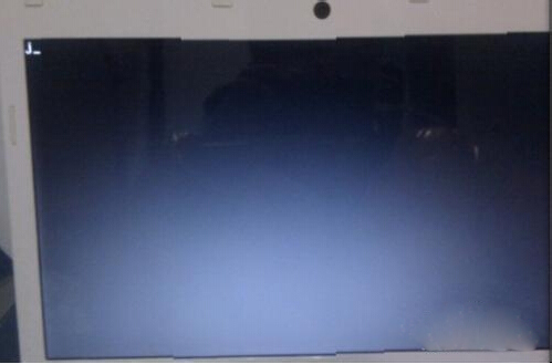 系统重装后开机时出现字母J怎么办？