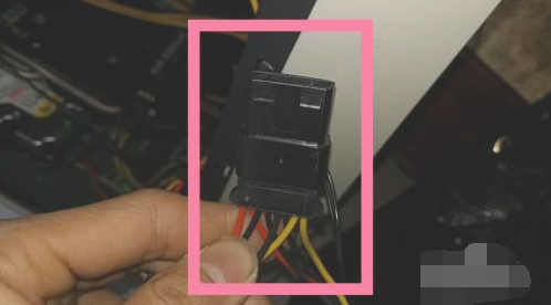 安装电脑散热风扇的图文教程