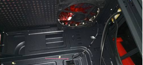 安装电脑散热风扇的图文教程