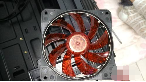 安装电脑散热风扇的图文教程
