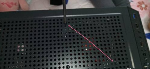 安装电脑散热风扇的图文教程