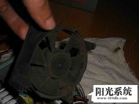 如何解决电脑电源风扇声音大的问题